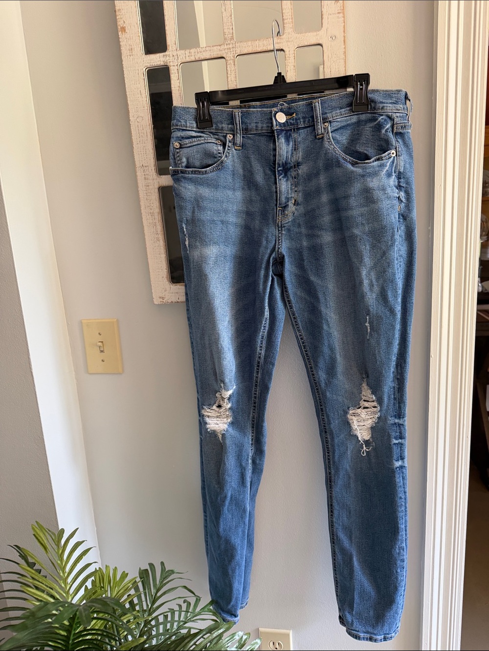 Original Use Men’s Distressed Blue Skinny Jeans